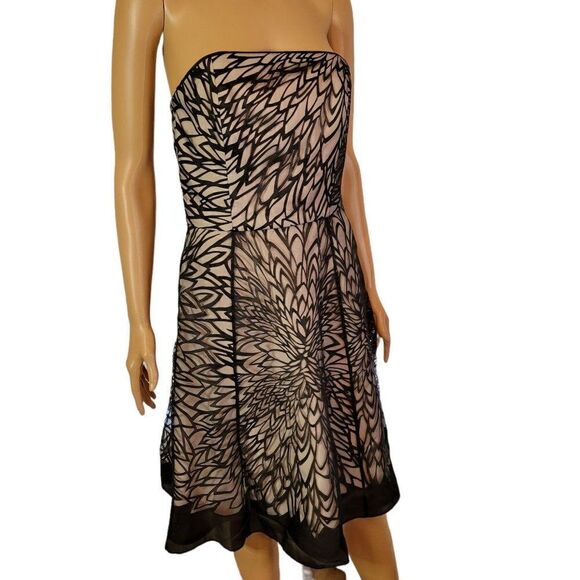 White House Black Market Strapless Dress (Size 4) - Picture 7 of 8